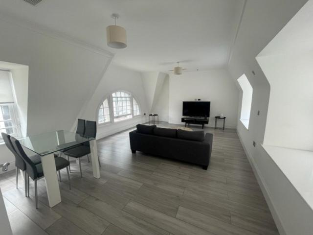 The Apartments Kensington High Street Londres Extérieur photo
