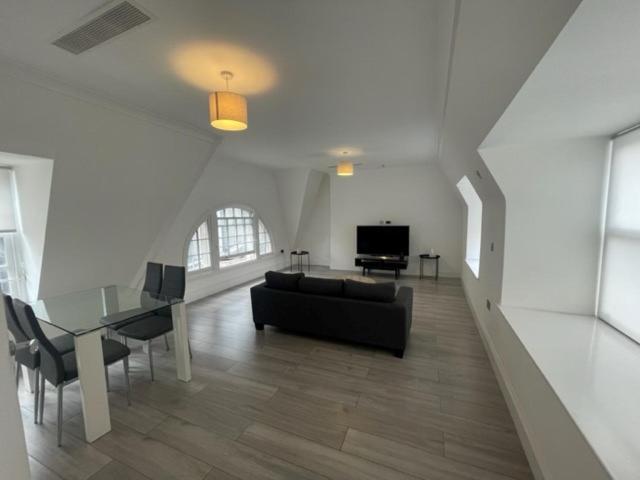 The Apartments Kensington High Street Londres Extérieur photo